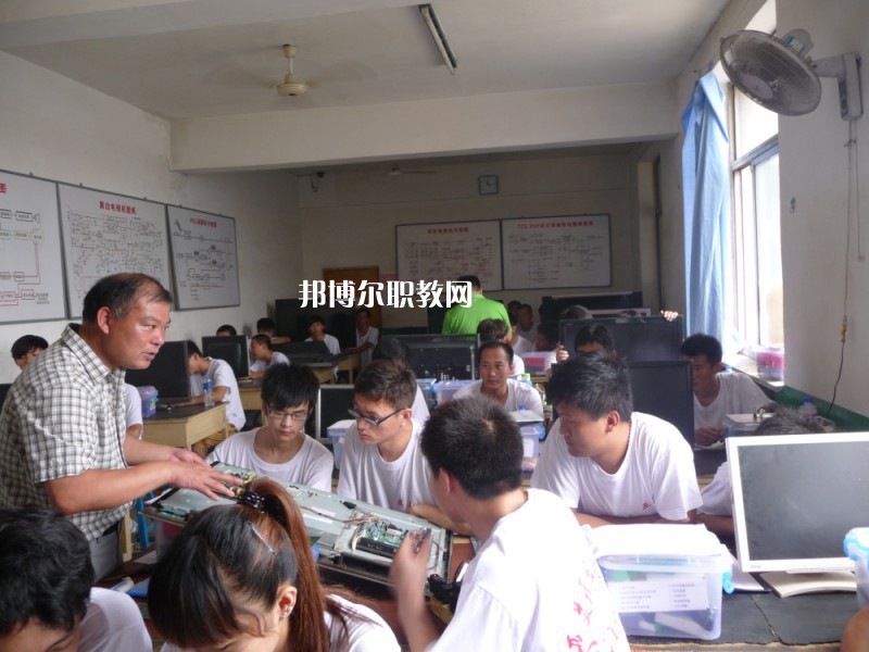 蘭州電子工業(yè)學(xué)校2022年學(xué)費、收費多少