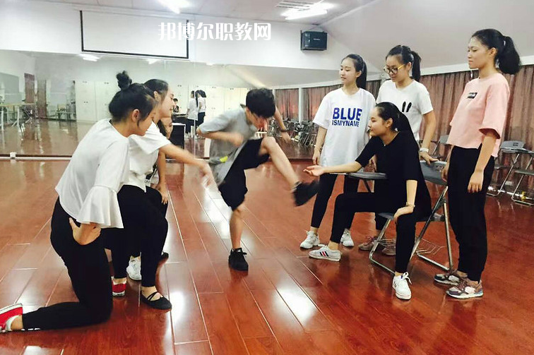 石家莊華韻藝術(shù)中專學(xué)校2022年報(bào)名條件、招生要求、招生對(duì)象