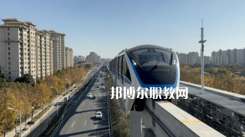 蘭州2022年中專軌道交通學(xué)?？即髮? width=