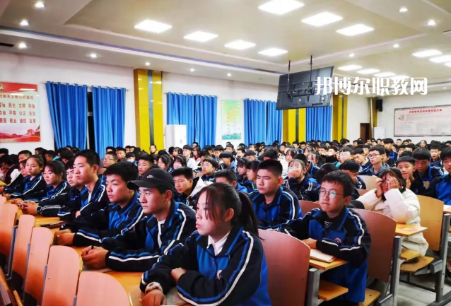 甘肅環(huán)縣職業(yè)中等專業(yè)學(xué)校2022年學(xué)費(fèi)、收費(fèi)多少