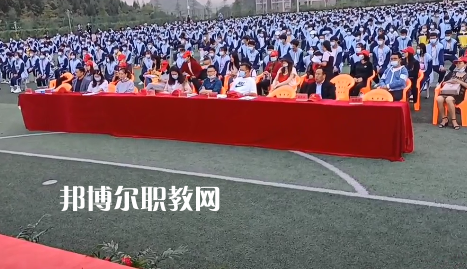 六盤水鐘山區(qū)職業(yè)技術(shù)學(xué)校2022年報(bào)名條件、招生要求、招生對(duì)象