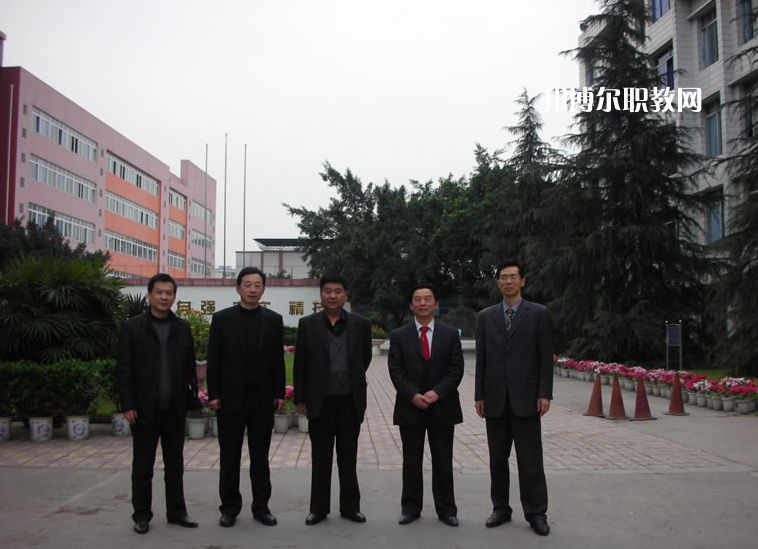 重慶巴南職業(yè)教育中心2022年招生錄取分數線