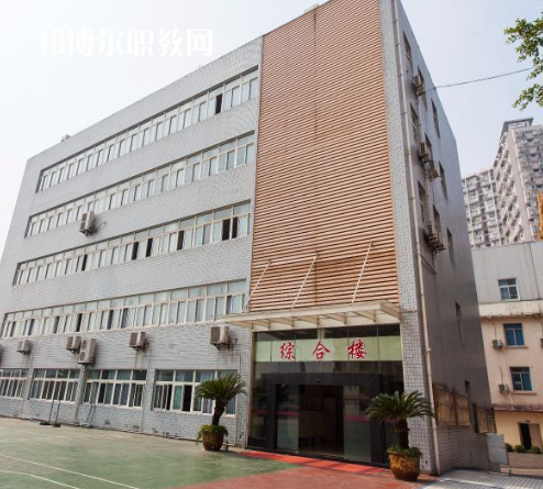 重慶工業(yè)學(xué)校2022年報(bào)名條件、招生要求、招生對象