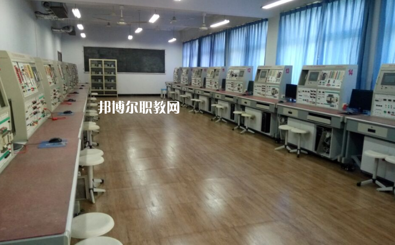 秦皇島現(xiàn)代經(jīng)濟中等專業(yè)學(xué)校2022年報名條件、招生要求、招生對象