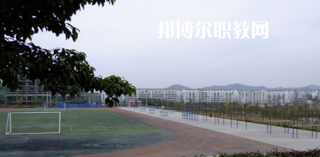 閬中江南高級(jí)職業(yè)中學(xué)怎么樣，好不好