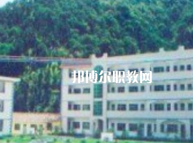 冕寧縣職業(yè)技術(shù)學(xué)校2022年報(bào)名條件、招生要求、招生對(duì)象