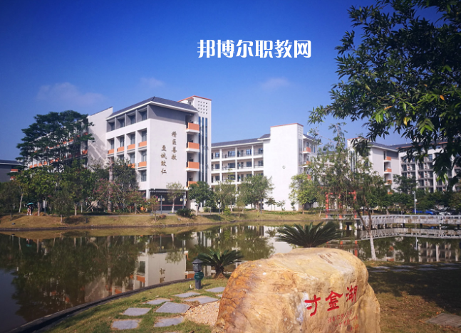 惠州衛(wèi)生學(xué)校2022年報名條件、招生要求、招生對象