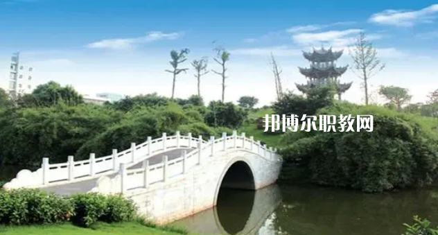瀘州醫(yī)學(xué)院衛(wèi)生學(xué)校2022年報(bào)名條件、招生要求、招生對象