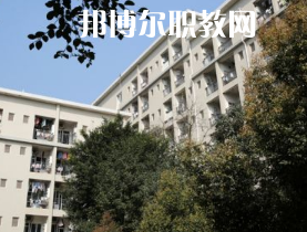 重慶渝北職業(yè)教育中心2022年報(bào)名條件、招生要求、招生對象
