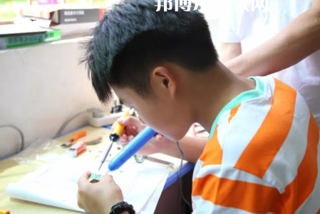 安順機(jī)械工業(yè)學(xué)校2022年報(bào)名條件、招生要求、招生對象