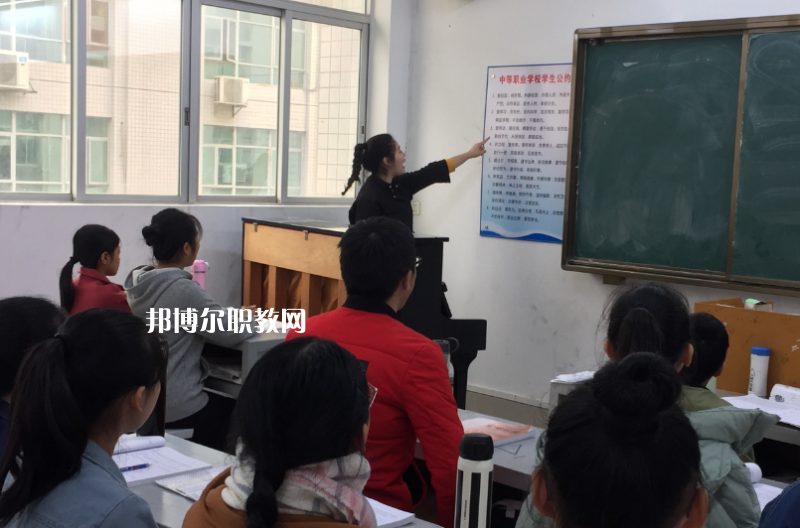 汕頭文化藝術(shù)學(xué)校2022年報(bào)名條件、招生要求、招生對(duì)象