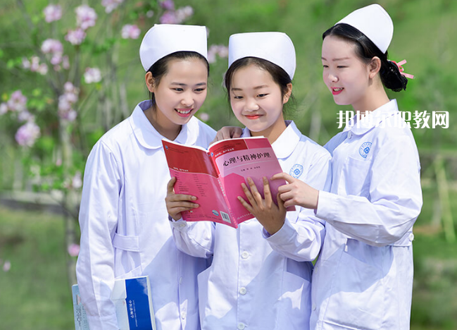 河源市衛(wèi)生學(xué)校2022年報(bào)名條件、招生要求、招生對象