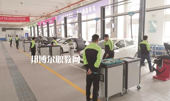 河北曲陽雕刻學(xué)校2022年學(xué)費、收費多少