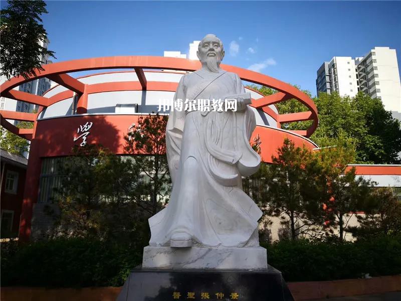 天水衛(wèi)生學校2022年報名條件、招生要求、招生對象