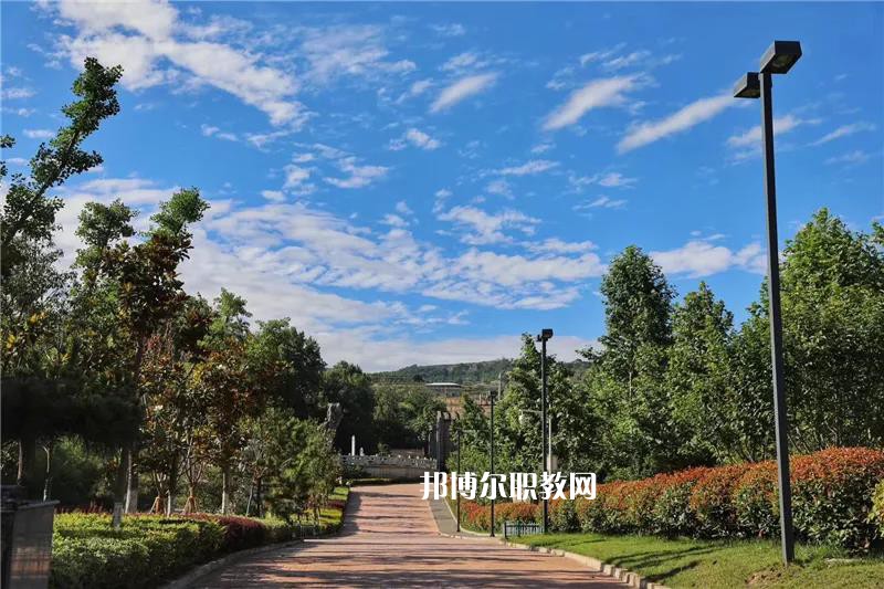 天水衛(wèi)生學(xué)校2022年招生辦聯(lián)系電話(huà)