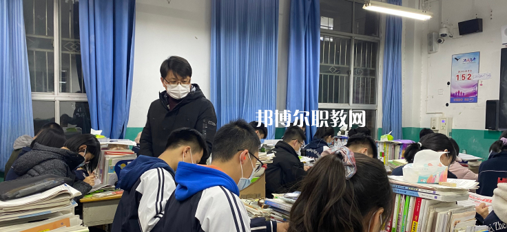 高碑店市金橋中專(zhuān)2022年招生辦聯(lián)系電話(huà)