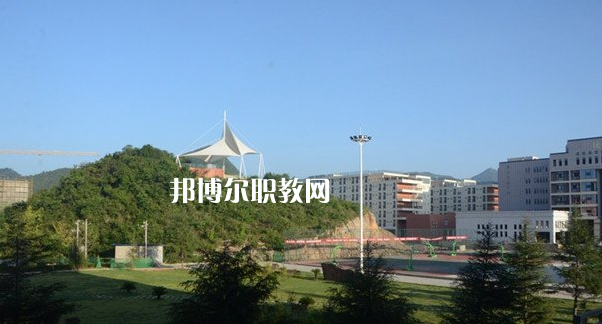 黔東南州凱旋工業(yè)學(xué)校2022年招生辦聯(lián)系電話(huà)