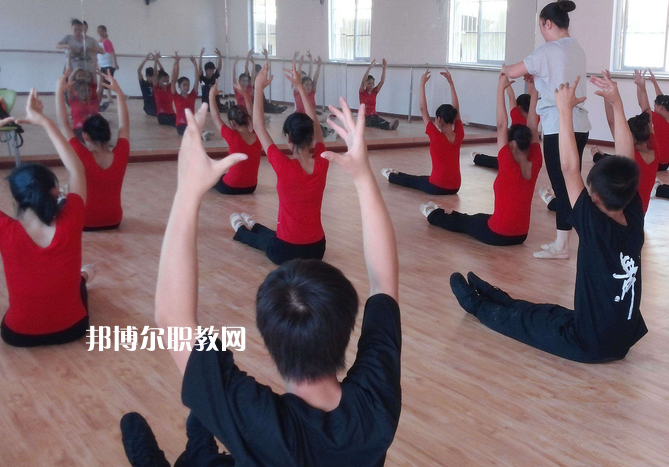 南寧民族歌舞藝術(shù)職業(yè)技術(shù)學(xué)校2022年學(xué)費(fèi)、收費(fèi)多少