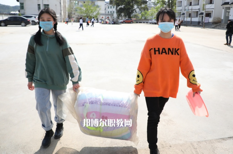 保定市清苑區(qū)職業(yè)技術(shù)教育中心2022年學(xué)費(fèi)、收費(fèi)多少