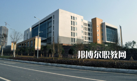 重慶合川職業(yè)教育中心2022年報(bào)名條件、招生要求、招生對(duì)象