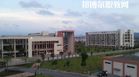 獨山中等職業(yè)學(xué)校2022年學(xué)費、收費多少
