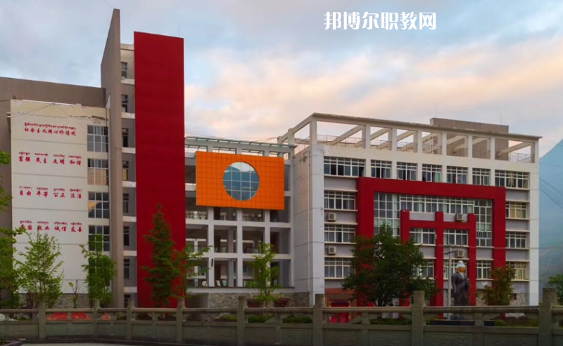 甘孜州職業(yè)技術(shù)學校2022年報名條件、招生要求、招生對象