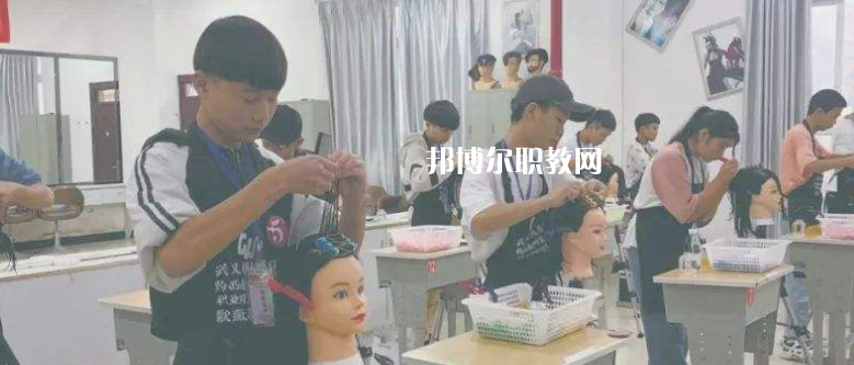 都勻工商管理學(xué)校2022年學(xué)費(fèi)、收費(fèi)多少