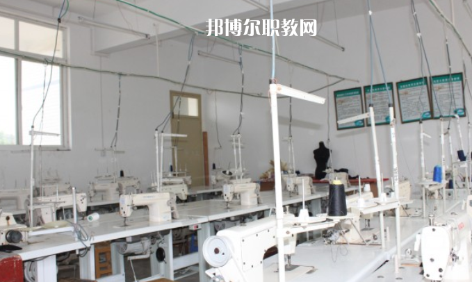 貞豐縣職業(yè)技術(shù)學(xué)校2022年報名條件、招生要求、招生對象