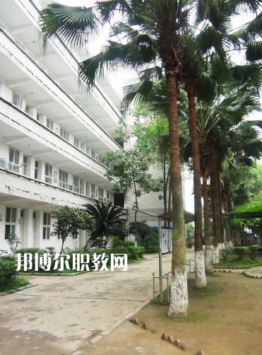 四川瀘州鵬程中等職業(yè)學(xué)校2022年學(xué)費、收費多少