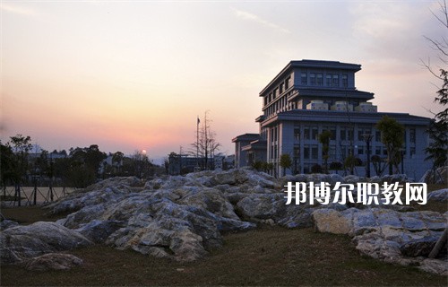 鎮(zhèn)江技師學(xué)院2022年報(bào)名條件、招生要求、招生對(duì)象