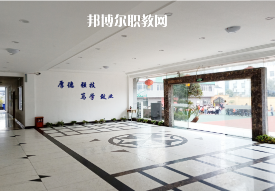 重慶機(jī)電技工學(xué)校2022年報(bào)名條件、招生要求、招生對(duì)象
