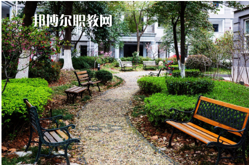南京財經(jīng)高等職業(yè)技術(shù)學校2022年報名條件、招生要求、招生對象
