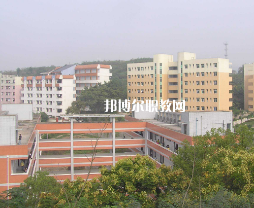 重慶貿(mào)易中等職業(yè)學校2022年報名條件、招生要求、招生對象
