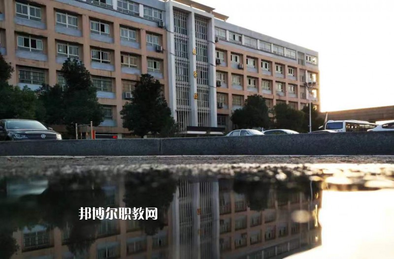 安徽紅十字會(huì)衛(wèi)生學(xué)校2022年報(bào)名條件、招生要求、招生對(duì)象