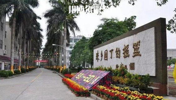 欽州合浦師范學(xué)校2022年報(bào)名條件、招生要求、招生對(duì)象