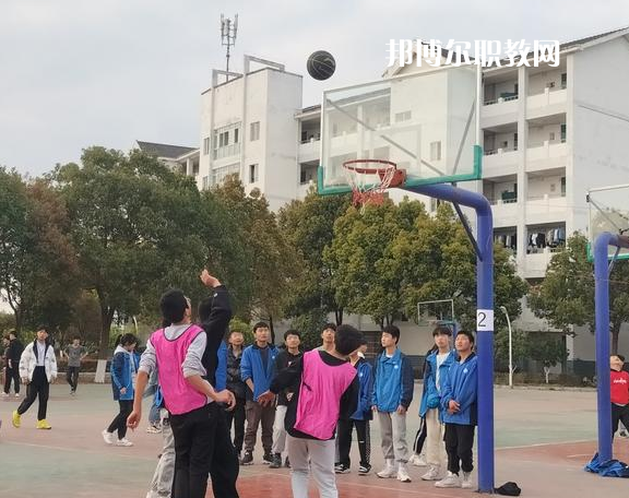 祿豐縣職業(yè)高級(jí)中學(xué)2022年招生辦聯(lián)系電話(huà)