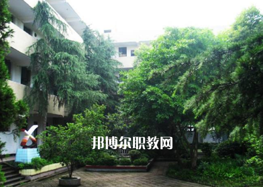內江求是職業(yè)技術學校2022年報名條件、招生要求、招生對象