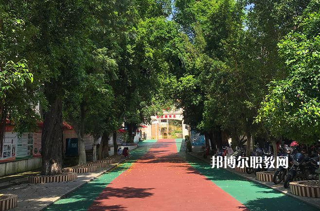 曲靖富源職業(yè)技術(shù)學(xué)校2022年報名條件、招生要求、招生對象