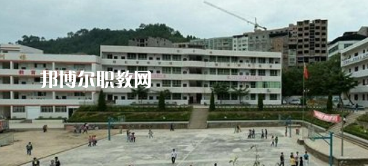 平昌筆山職業(yè)中學2022年招生辦聯系電話