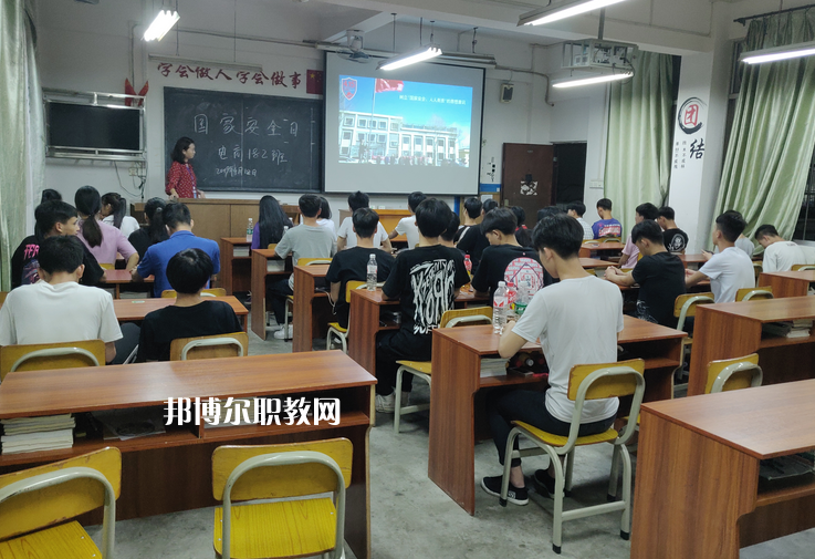 廣西工商學(xué)校2022年報(bào)名條件、招生要求、招生對(duì)象