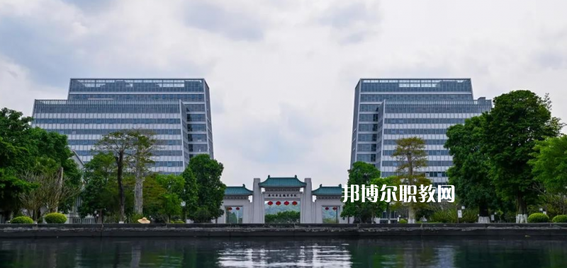 廣東華夏技工學(xué)校2022年報名條件、招生要求、招生對象