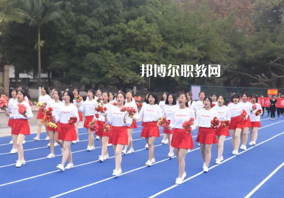 內(nèi)江鐵路機(jī)械學(xué)校怎么樣、好不好