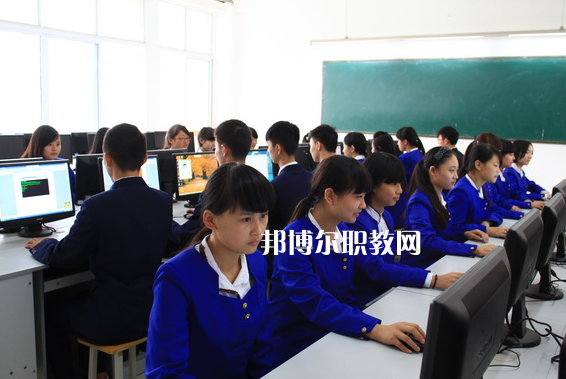 眉山華西航空旅游學(xué)校2022年報(bào)名條件、招生要求、招生對(duì)象