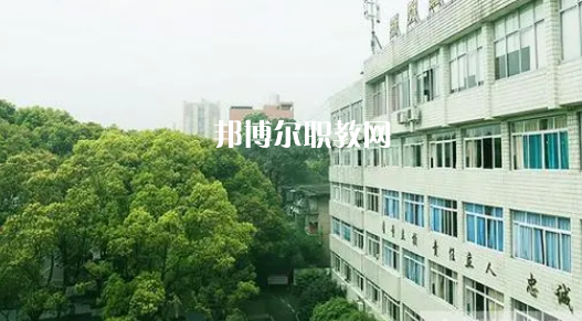 德宏州中等職業(yè)學校2022年學費、收費多少