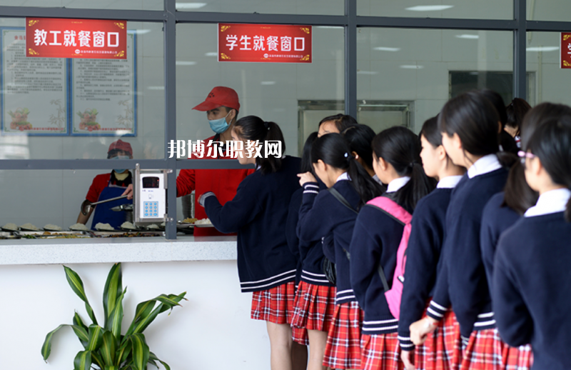 珠海工貿(mào)技工學校2022年報名條件、招生要求、招生對象 