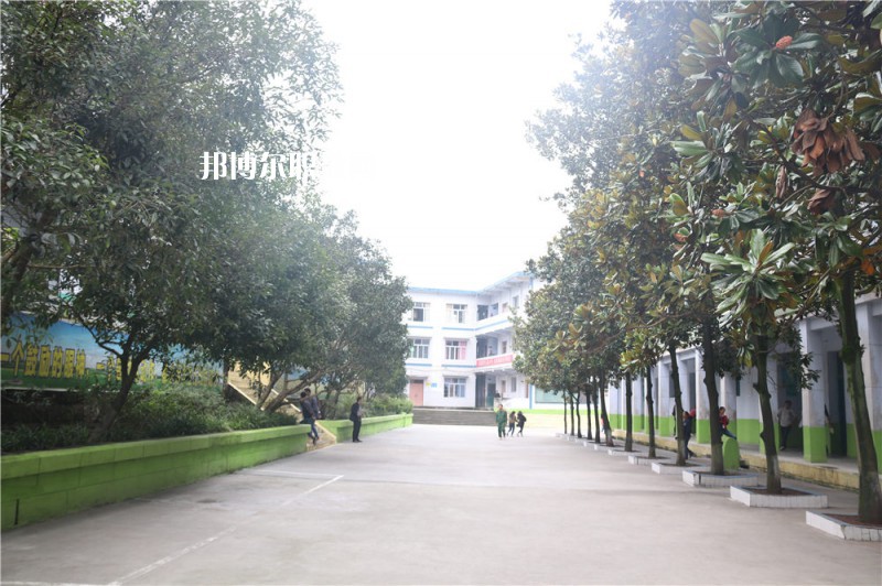 資中電子工程學(xué)校2022年有哪些專(zhuān)業(yè)