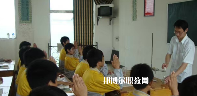 鄰水柑子職業(yè)技術學校2022年有哪些專業(yè)