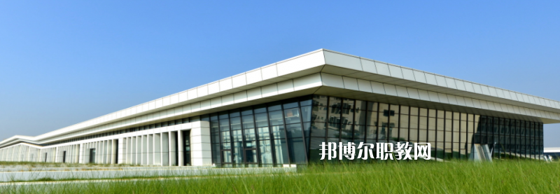 成都交通高級技工學校2022年學費、收費多少