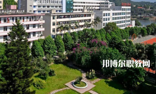廣安第一職業(yè)技術(shù)學(xué)校2022年報(bào)名條件、招生要求、招生對(duì)象