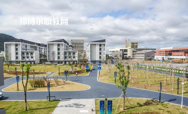 玉溪工業(yè)財貿(mào)學校2022年報名條件、招生要求、招生對象